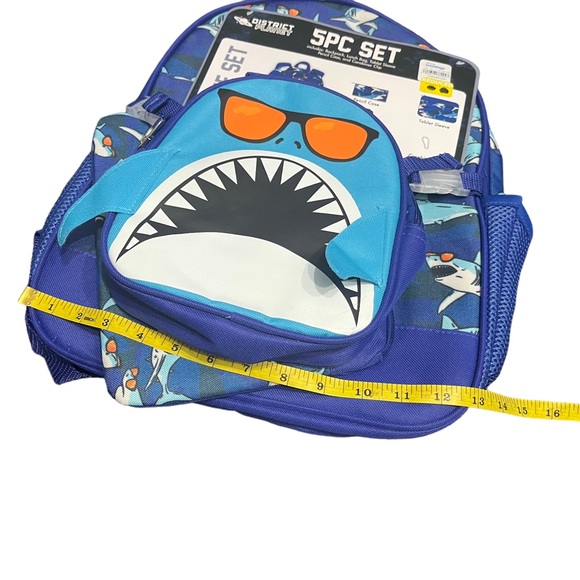 NWT 5PC Set District Planet Shark Backpack - Picture 5 of 7